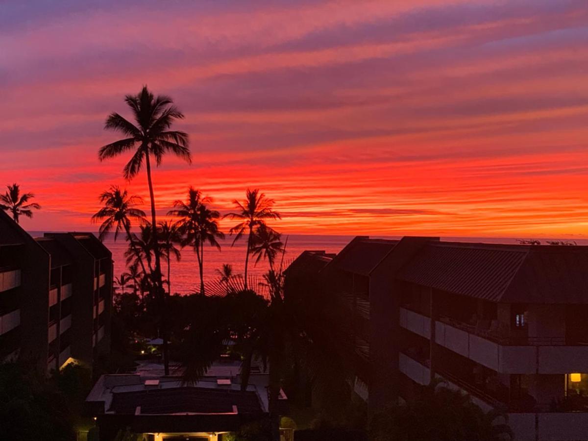 Kona Magic Ali'I - Top Floor Views, Pool, Beach, Sunsets 카일루아 코나 외부 사진